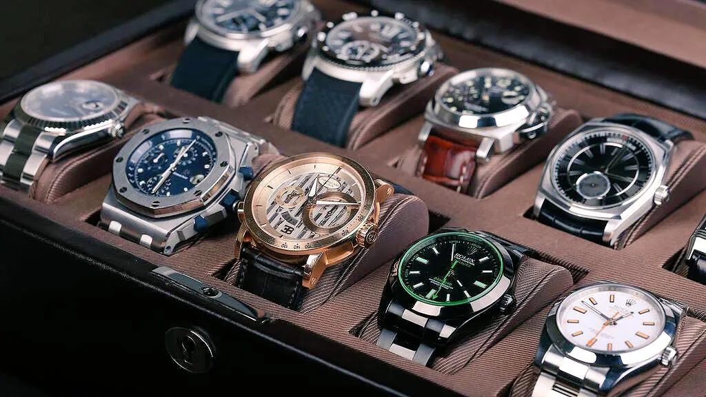 Chất lượng cao của bộ máy Rolex tương đồng với giá thành cao