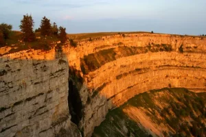 Hang động Hang Creux-du-Van - Thiên nhiên hùng vĩ tại Le Locle