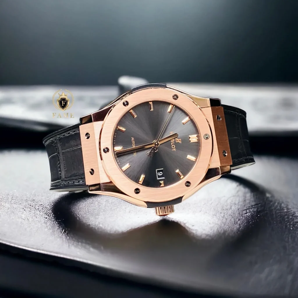 Mẫu đồng hồ Hublot Classic Fusion King Gold Grey 42mm phù hợp để phối đồ