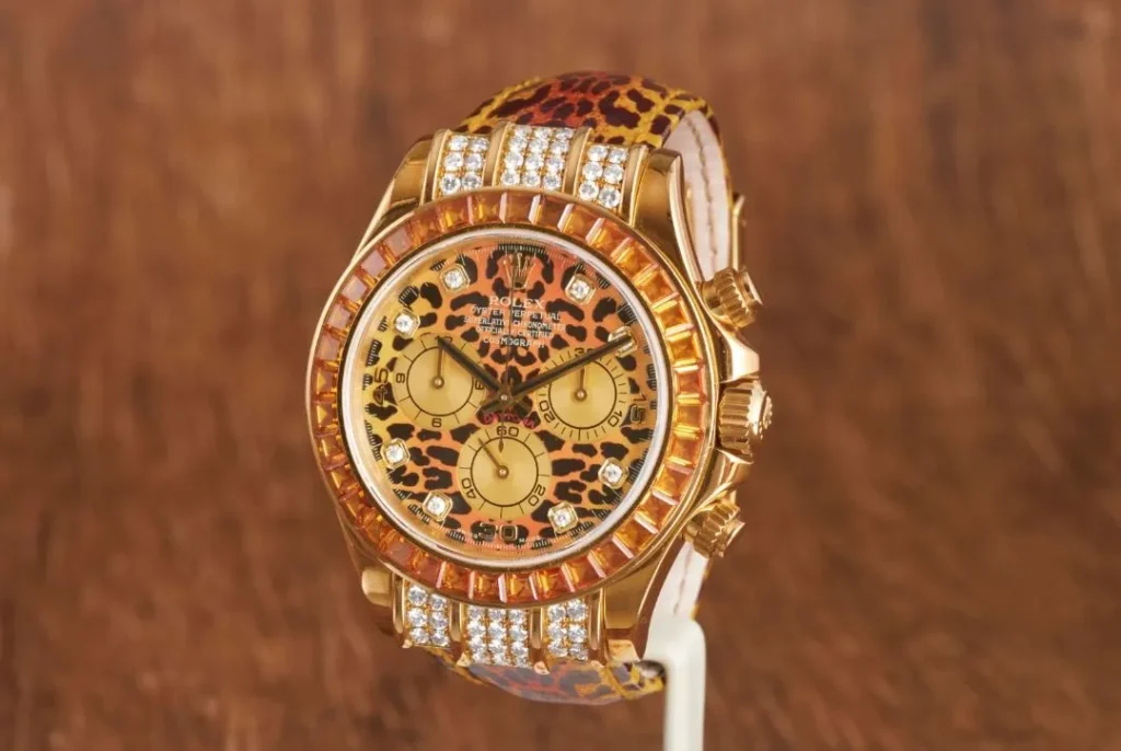 Họa tiết da báo ấn tượng của Cosmograph Daytona ‘Leopard’