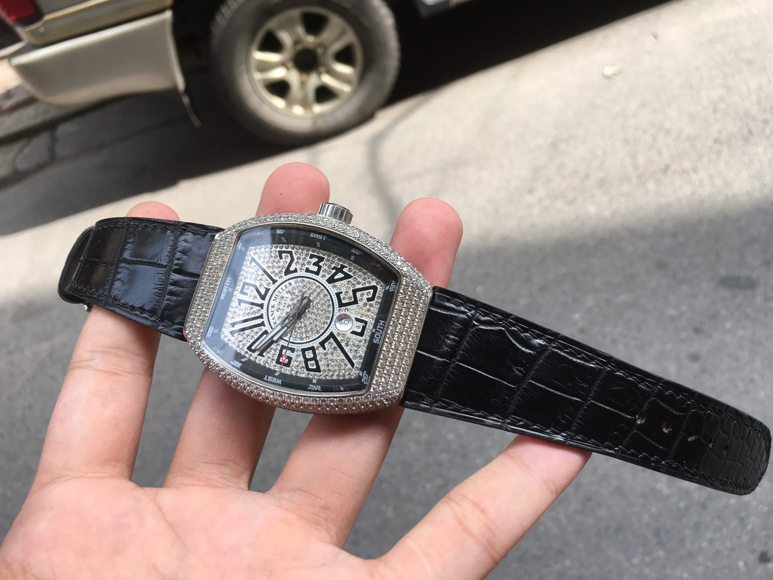 Kiến trúc Art Deco làm nên điểm nhấn của đồng hồ Franck Muller chính hãng