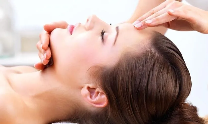 Cải thiện giấc ngủ nhờ massage đầu đơn giản